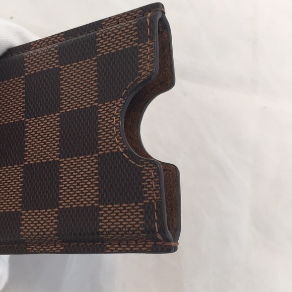 LOUIS Vuitton Phone Case - Picture 6 of 8